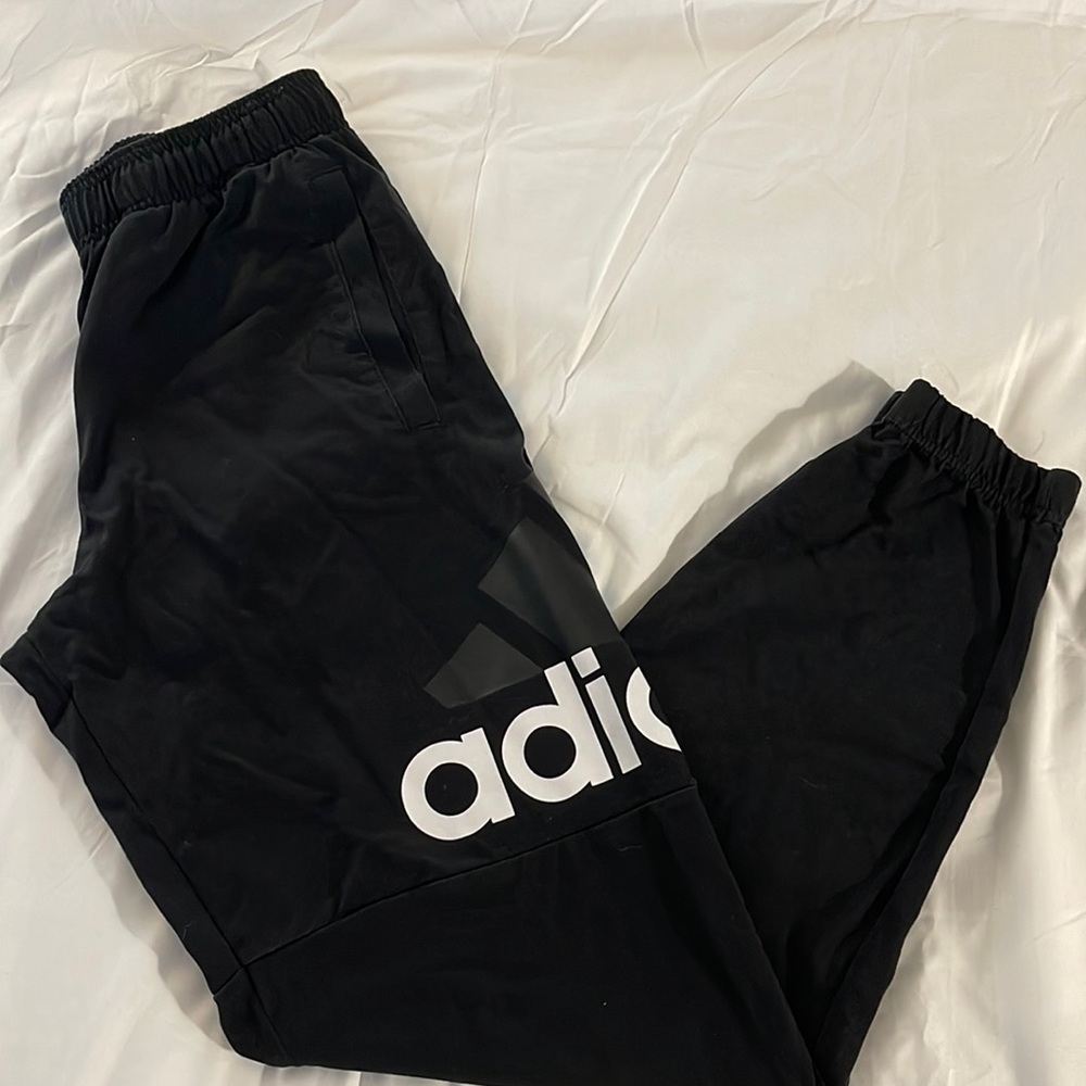 Men’s Adidas essential logo jersey pants